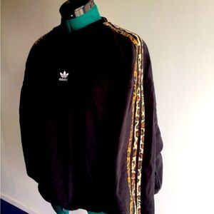 Super cute oversized leopard crew neck